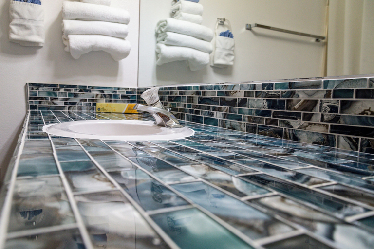 Bathroom 5, Riverwood Resort by Agora Adventure, Delta