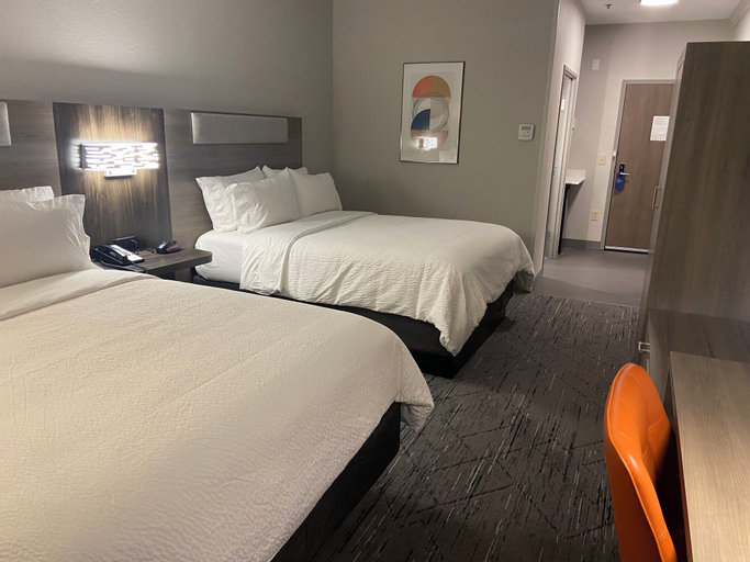 Holiday Inn Express & Suites ELYRIA, Holmes, Ohio