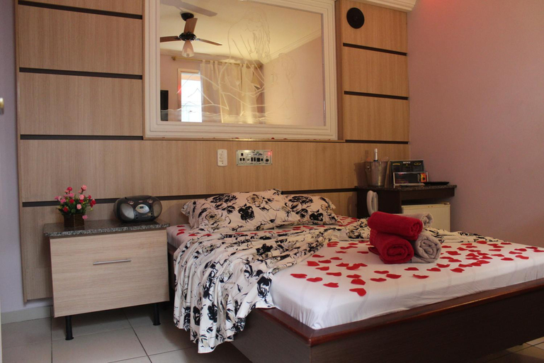 Others 2, Motel Paradise (Adults only), São José dos Campos