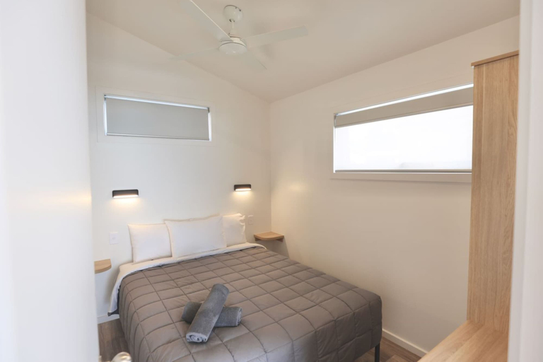 Bedroom 3, Sea Vu Caravan Park, Robe