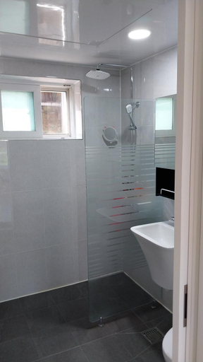 Bathroom 4, White House, Namhae