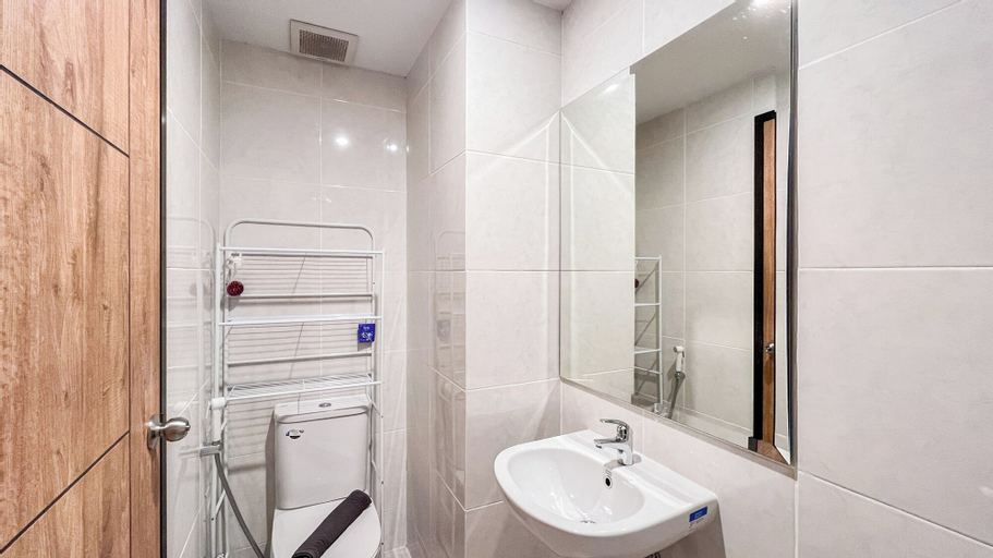 Bedroom 4, Serene Studio Room At Delft Ciputra Makassar Apartment, Makassar