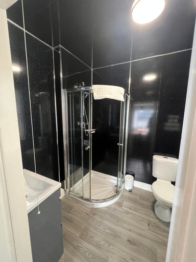Bathroom 4, Lauriston Court Hotel, Conwy