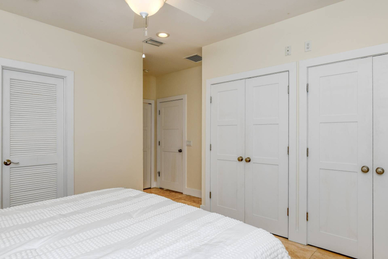 Bedroom 3, Castaway Cottage, Saint Johns