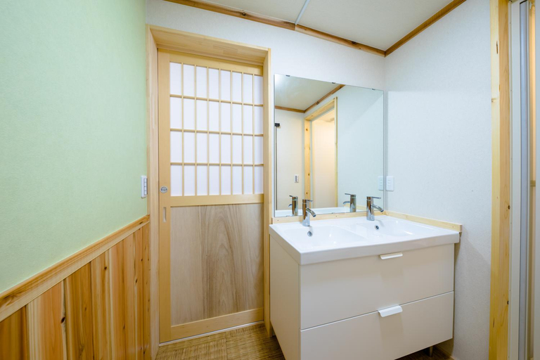 Bathroom 3, The road to Mt.Fuji, Fujiyoshida