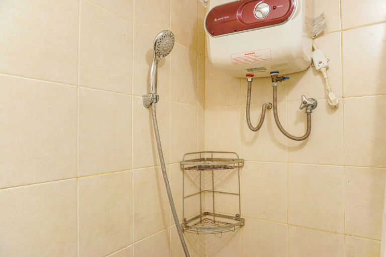 Bathroom 3, Cozy Living 1Br Maple Park Sunter Apartment, North Jakarta