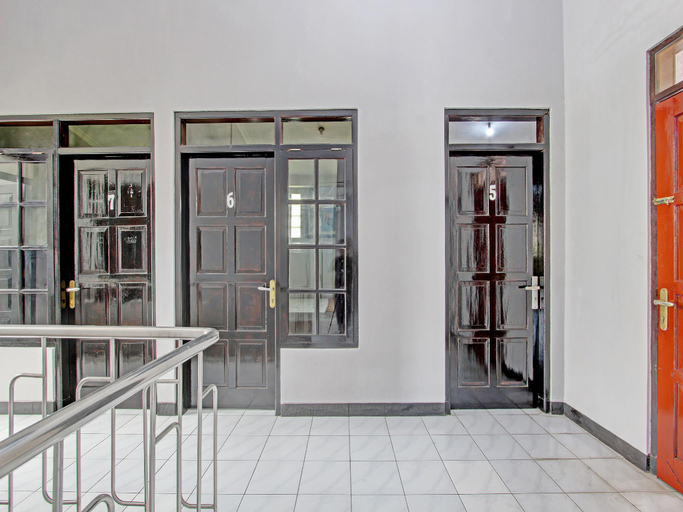 Public Area, SPOT ON 92575 Zazi Homestay , Sleman