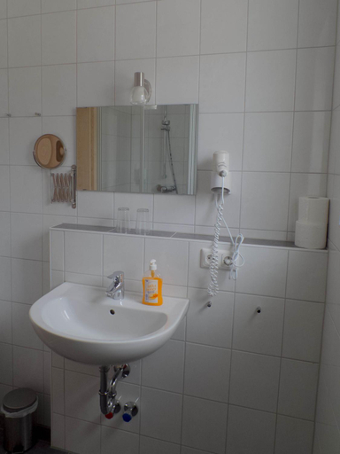 Bathroom 4, Hotel - Gasthof Erber, Regensburg