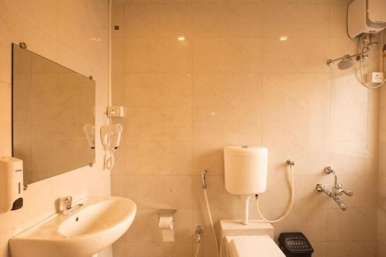 Bathroom 4, Locomo Hostel OG - Stay Work Eat, Mumbai Suburban