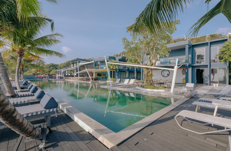 Hotel Tide Phuket - Tap to explore photos