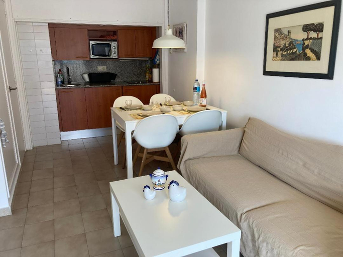 Others 5, Sunny apartment with pool, Girona
