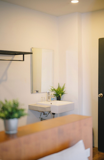 Bathroom 4, The Arbern Hostel x Bistro, Phuket Island