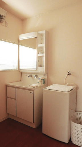 Bathroom 3, Akizuki Gallery House, Asakura