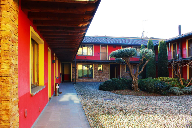 Exterior 10