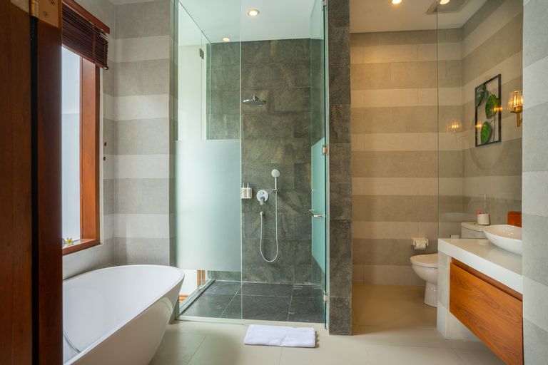 Bathroom 4