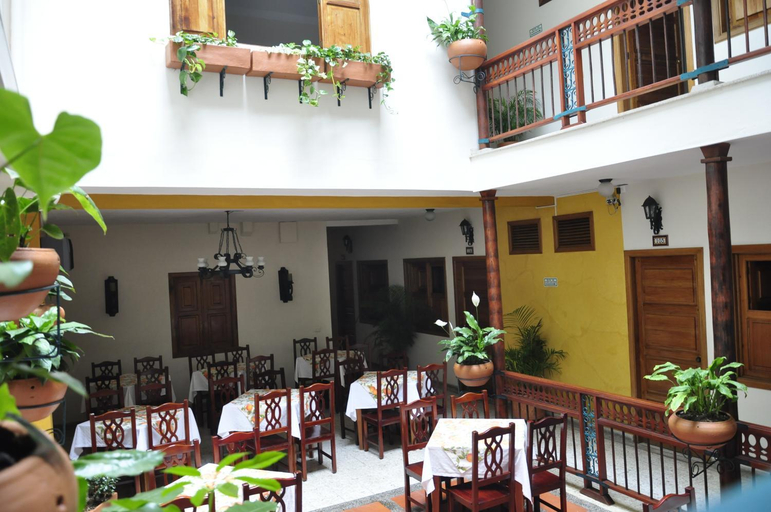 Food & Drinks 4, Hotel Valdivia Plaza, Jardín