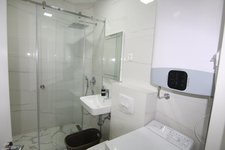 Bathroom 2, Apartments LORA Zmajeva, 7