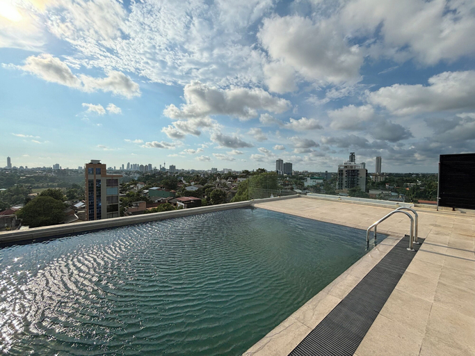 Rooftop pool 2, 88 Kotte Serviced Apartment, Sri Jayawardanapura Kotte