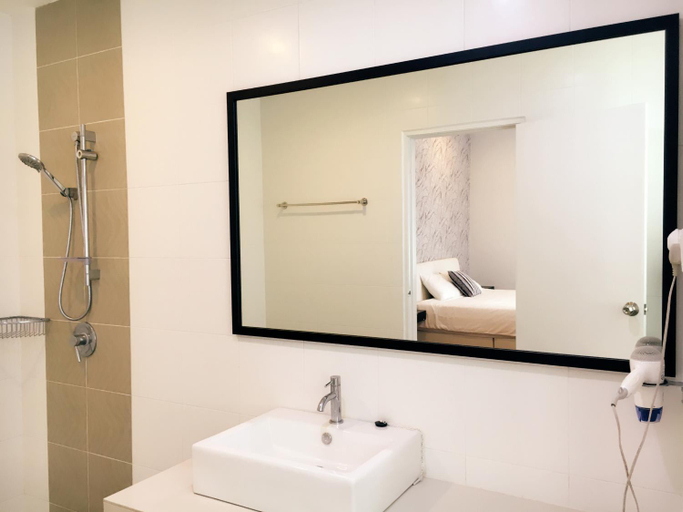 Bathroom 4, Shamrock Boutique Villa, Penang Island