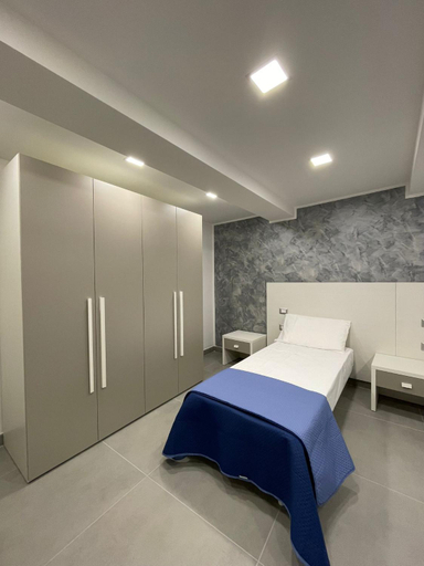 Others 4, 3 Rooms Chiaia, Napoli