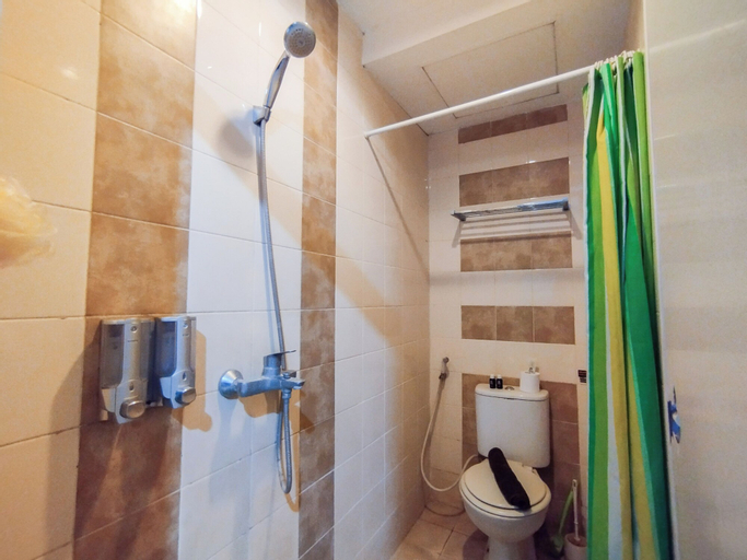 Bathroom 12