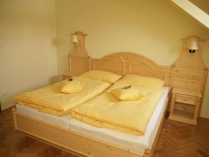 Bedroom 2, Hotel Svaty Tomas, Český Krumlov