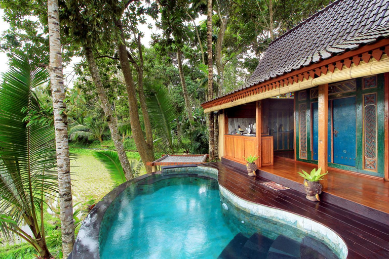 Swimming Pool 13