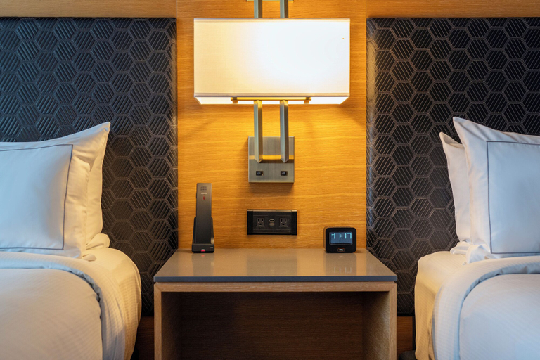 Bedroom 3, Hilton Des Moines Downtown, Polk