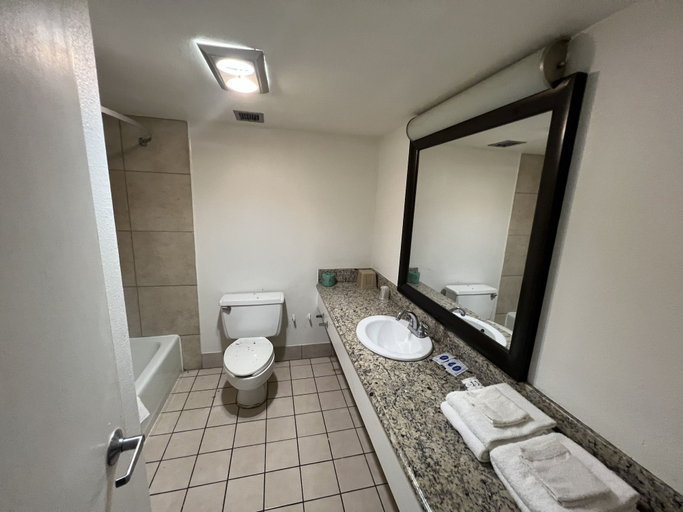 Bathroom 4, Boardwalk Suites Lafayette, Lafayette