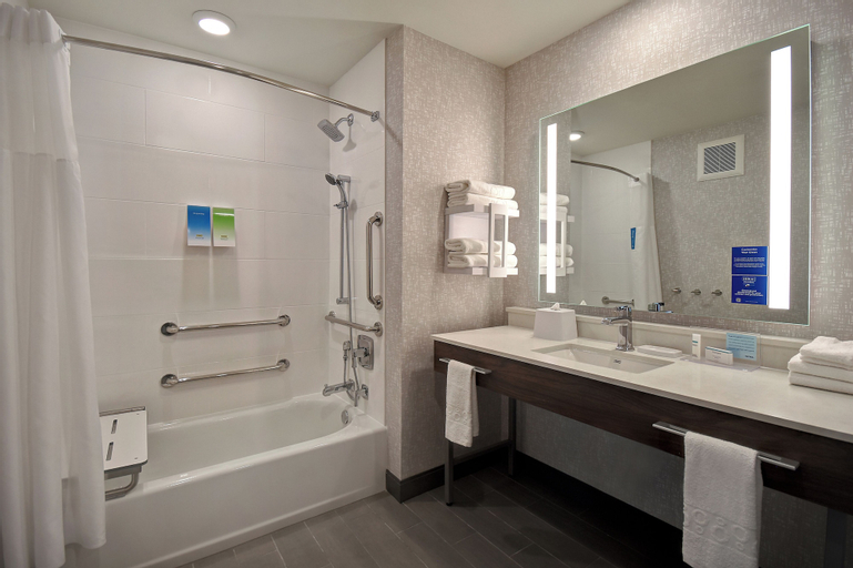 Bathroom 19