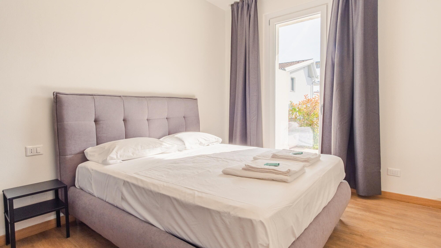 Room 5, Rosa dei Venti Est in Padenghe sul Garda, Brescia