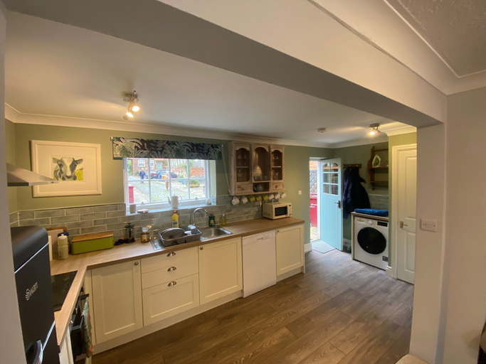 Others 4, Characterful 3 Bed Cottage in Barrow Upon Humber, North Lincolnshire