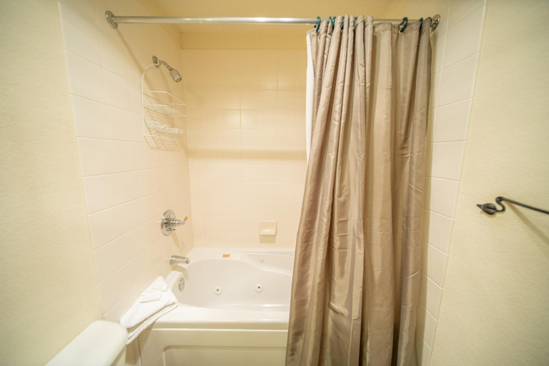 Bathroom 4, Tenderfoot Lodge 2626, Summit