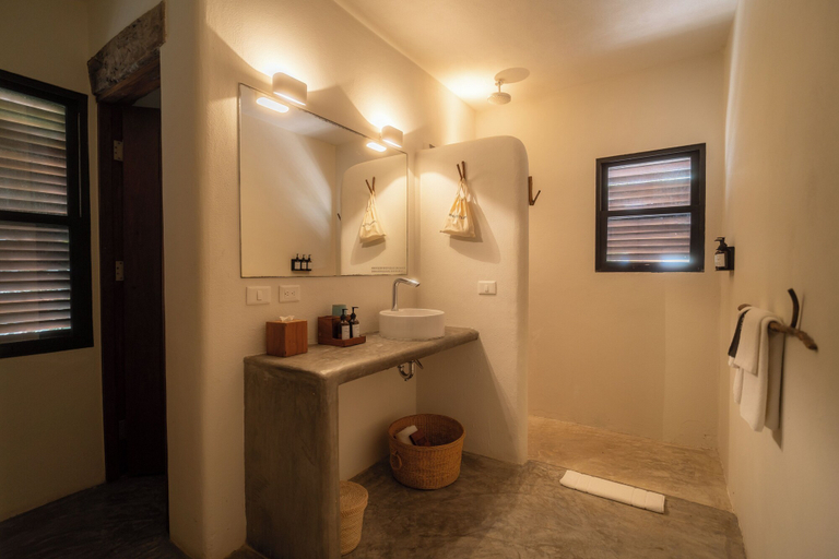 Bathroom 5, Chiringuito Tulum, Cozumel