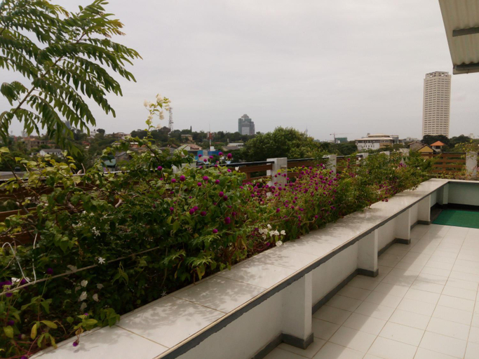 Balcony/terrace, Queens Park Apartment, Sri Jayawardanapura Kotte