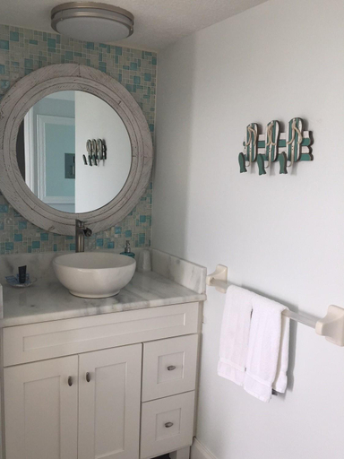 Bathroom 4, Tuckaway Shores Oceanfront Resort, Brevard