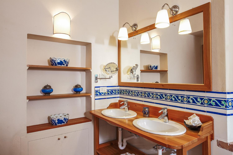 Bathroom 9