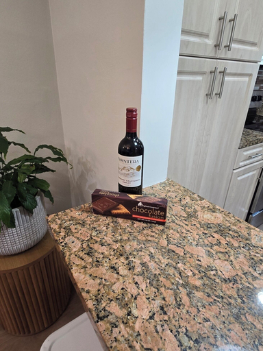 Food & Drinks, Luxurious & Spacious Townhouse in Prime Location, Miami-Dade