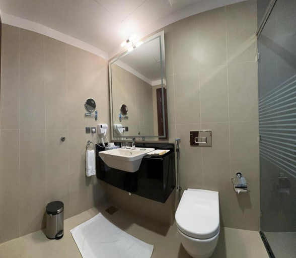 Bathroom 5, فندق الضليعة