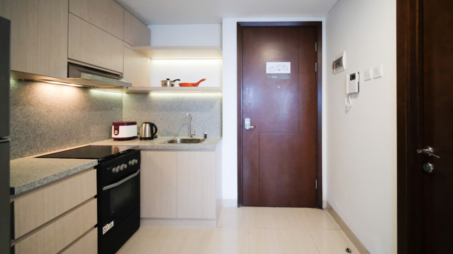 Others 2, Modern and Comfy Studio at Grand Sungkono Lagoon Apartment By Travelio, Surabaya