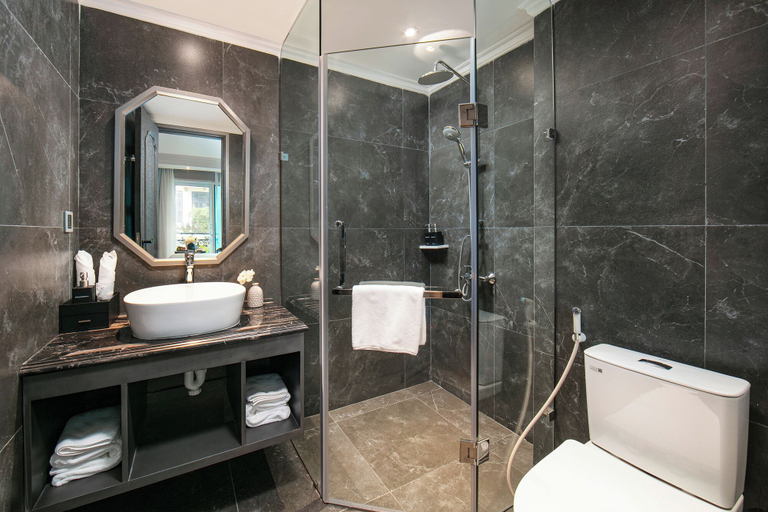 Bathroom 4, L'Heritage Hotel, Hoàn Kiếm