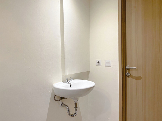 Bathroom 8