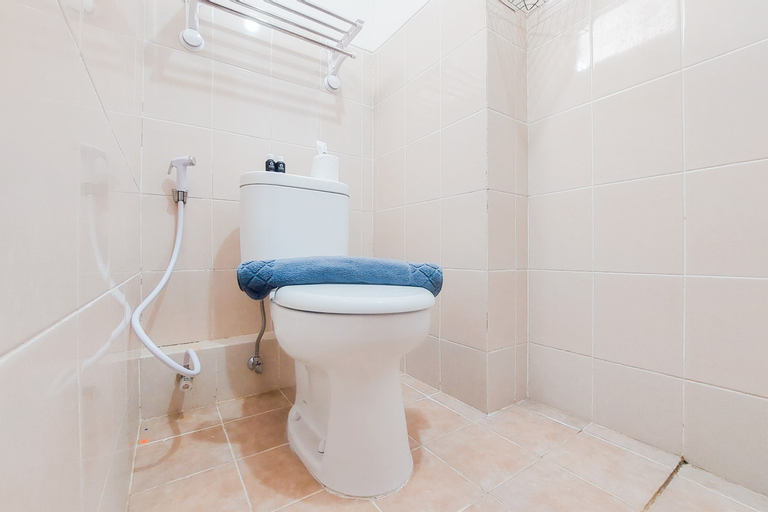 Bedroom 3, Good Price and Homey 2BR at Loftvilles City Apartment By Travelio, South Tangerang