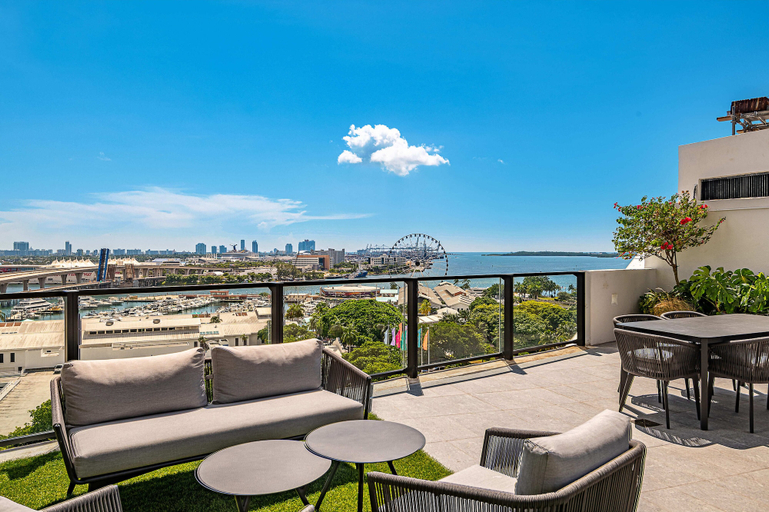 Exterior & Views 1, Incredible top floor studio with view, Miami-Dade