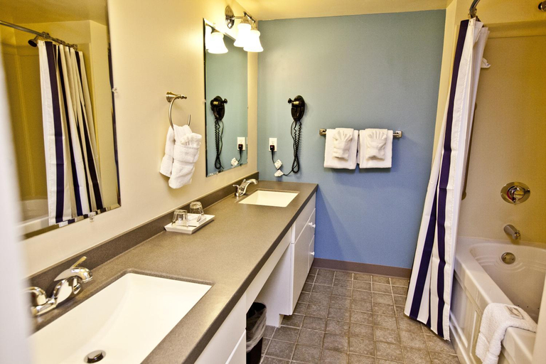 Bathroom 4, Oceancliff I & II, Newport