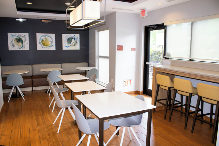 Food & Drinks 5, Towneplace Suites Columbia Northwest/Harbison, Richland