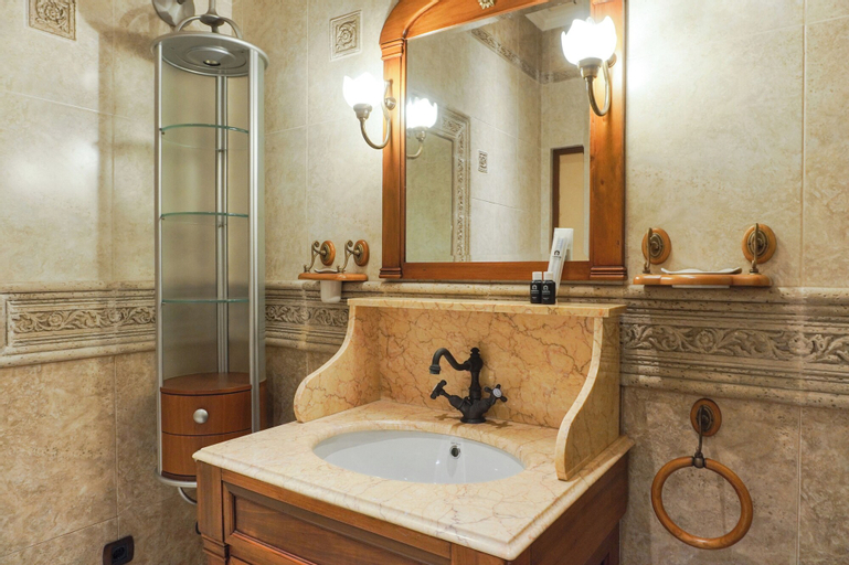 Bathroom 21