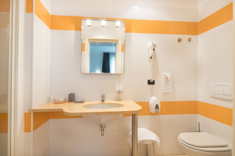 Bathroom 3