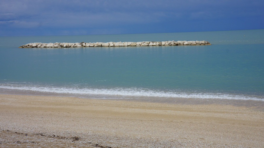 Beach 3, Cleo Girasole, Macerata