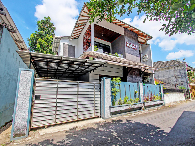 Exterior & Views 1, SPOT ON 92575 Zazi Homestay , Sleman